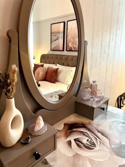 The Retreat - Large Luxury Apartment, Two Mins From Beach بورنماوث المظهر الخارجي الصورة
