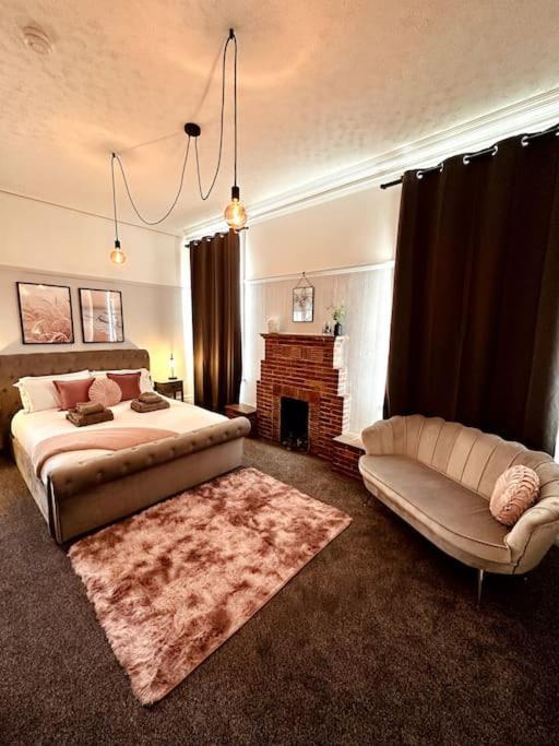 The Retreat - Large Luxury Apartment, Two Mins From Beach بورنماوث المظهر الخارجي الصورة